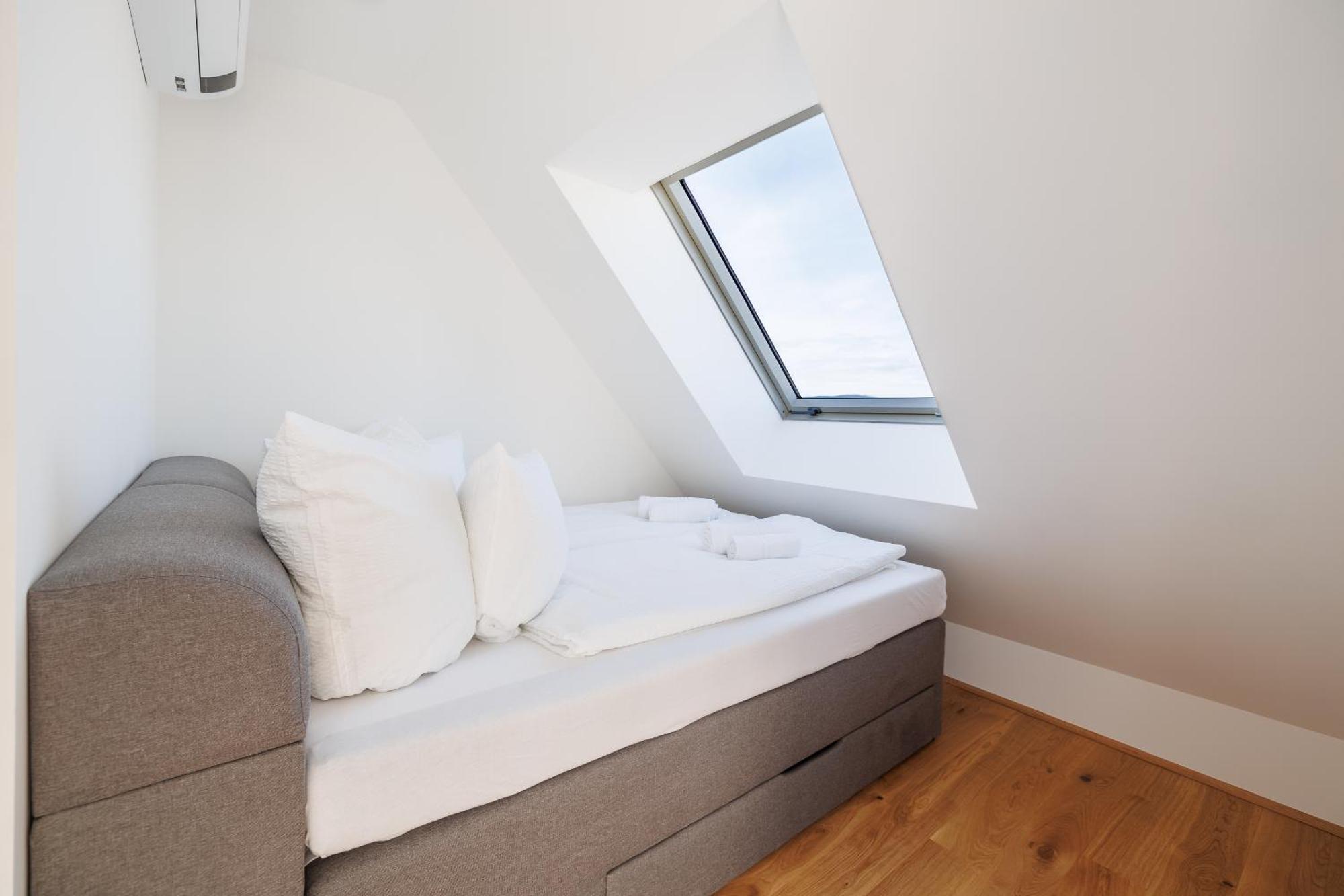 Symphony Apartments 38 - Modern Loft With Terrace And Grill In Central Location Viyana Dış mekan fotoğraf